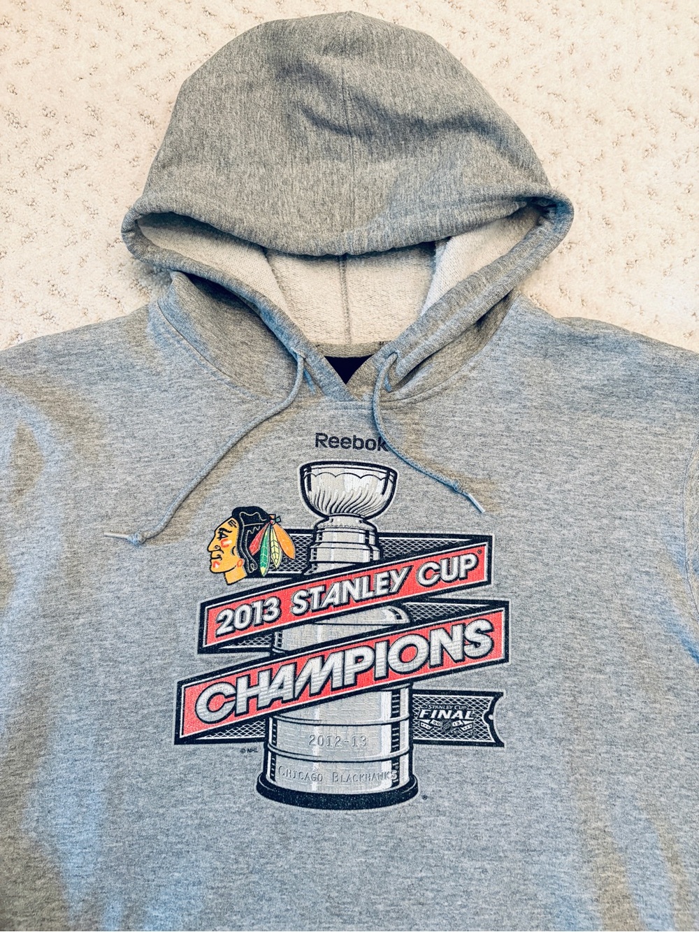 Reebok Chicago Blackhawks 2013 Stanley Cup Champions Hoodie Size XL Grunge